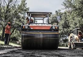 Best Asphalt Driveway Installation  in De Soto, KS